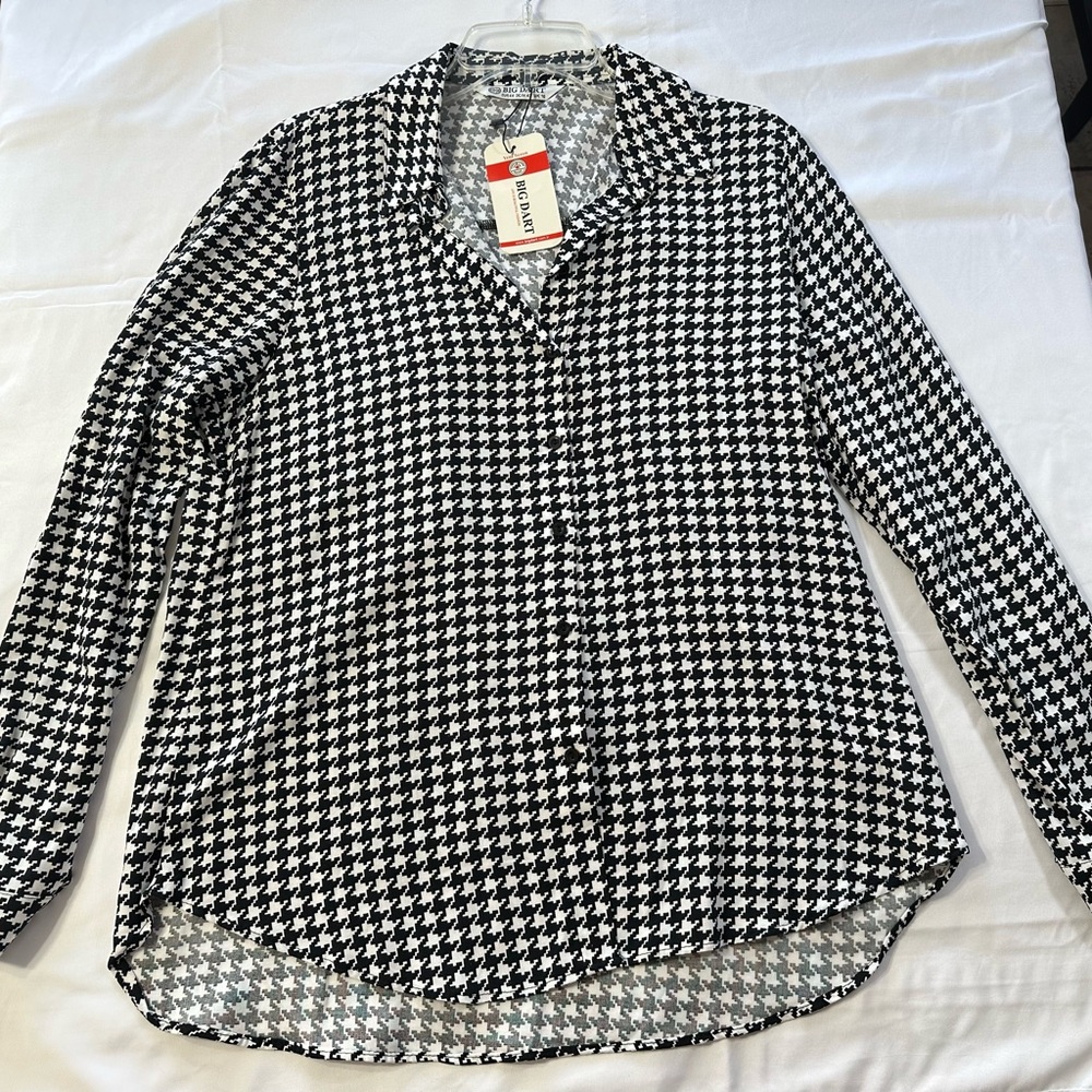 Big Dart women’s Black and White Houndstooth Print LongSleeve Button Down Blouse